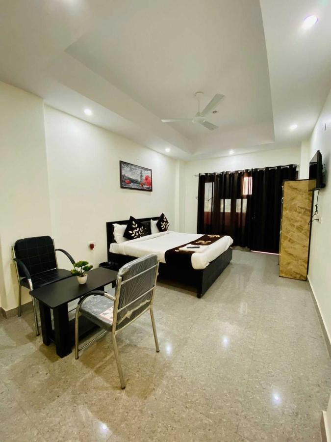 Hotel O K R Resdiancy Near Botanic Garden Of Indian Republic Noida Eksteriør bilde