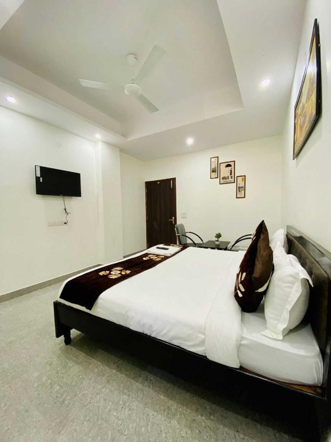 Hotel O K R Resdiancy Near Botanic Garden Of Indian Republic Noida Eksteriør bilde