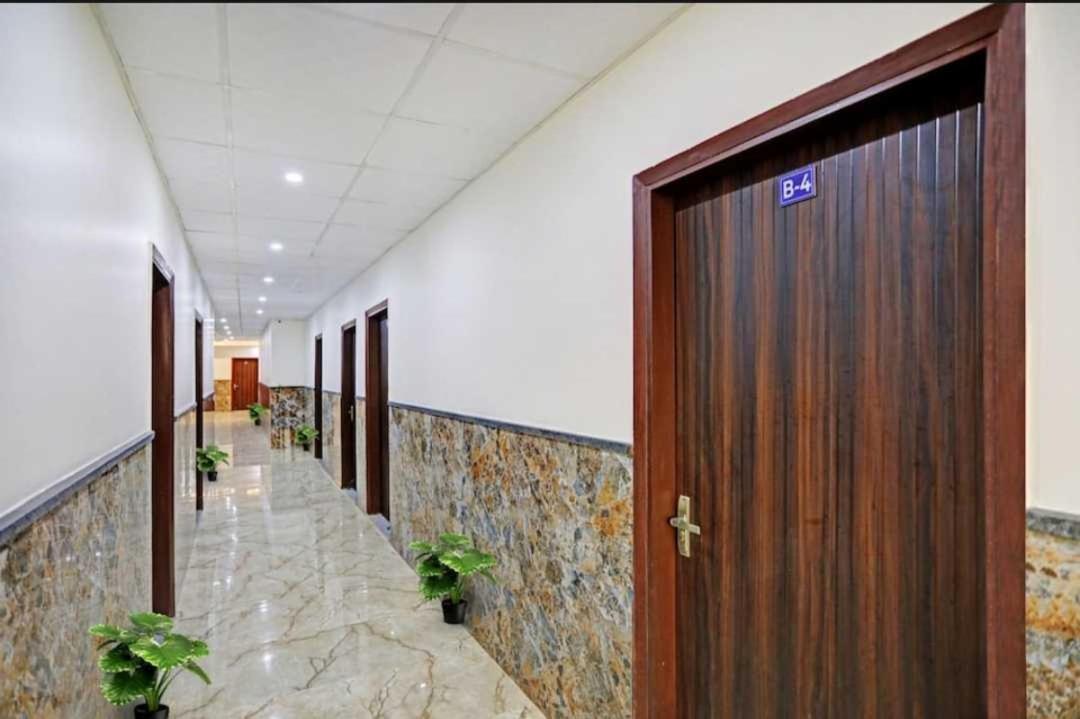 Hotel O K R Resdiancy Near Botanic Garden Of Indian Republic Noida Eksteriør bilde