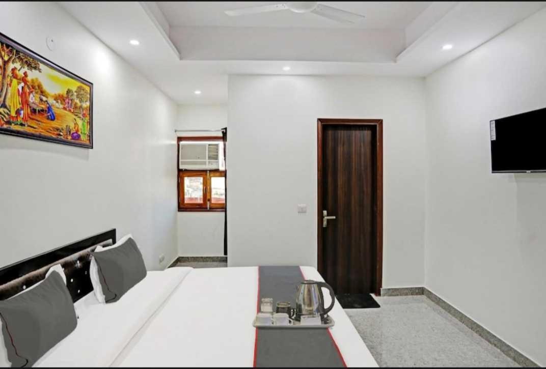 Hotel O K R Resdiancy Near Botanic Garden Of Indian Republic Noida Eksteriør bilde