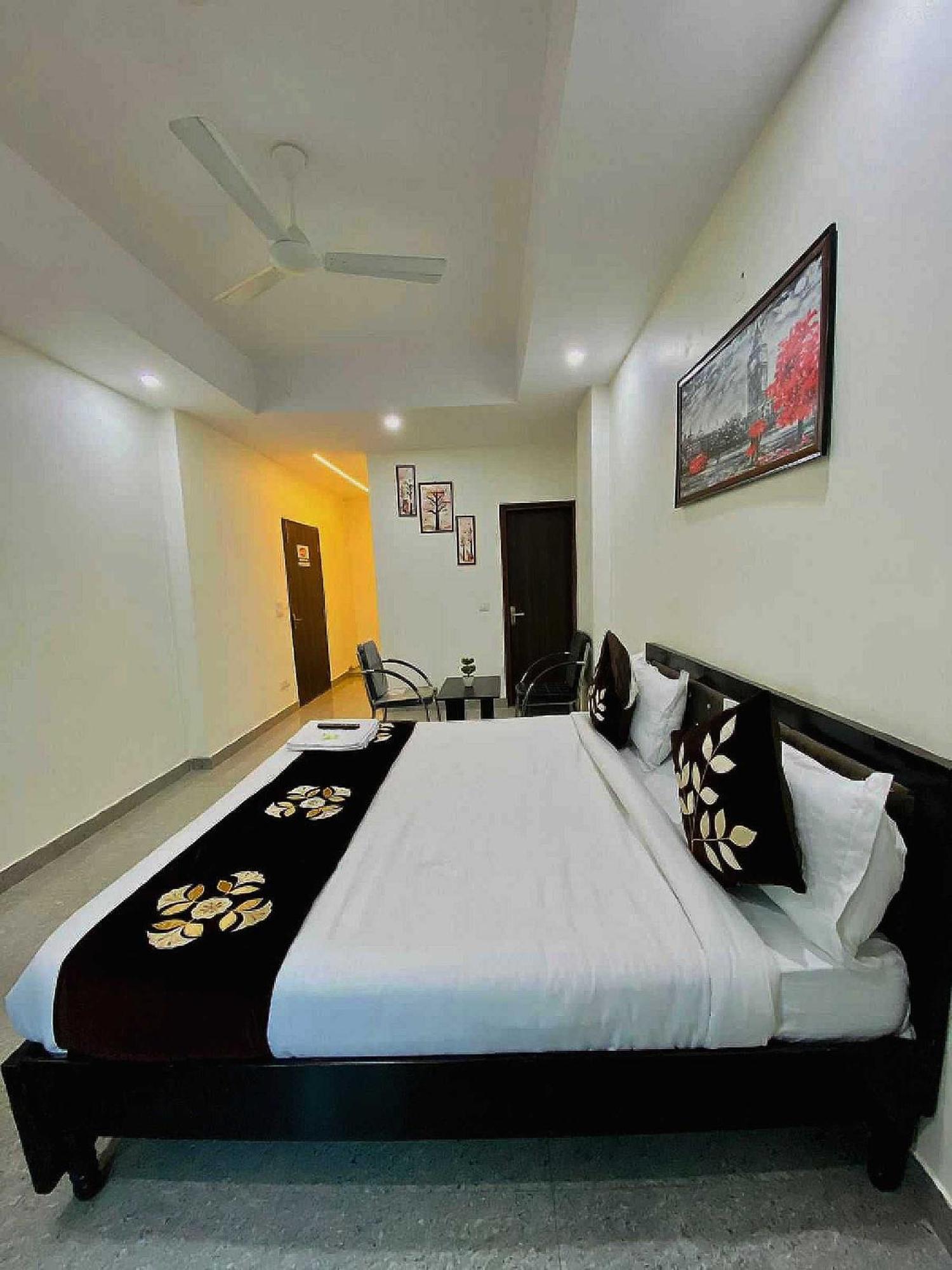 Hotel O K R Resdiancy Near Botanic Garden Of Indian Republic Noida Eksteriør bilde
