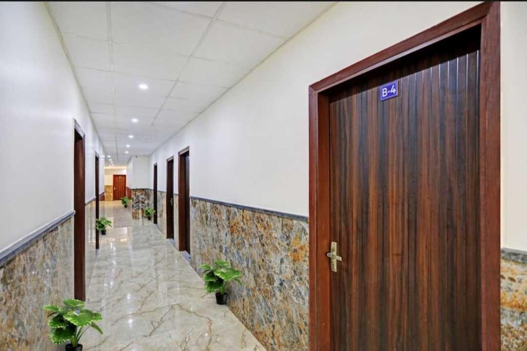 Hotel O K R Resdiancy Near Botanic Garden Of Indian Republic Noida Eksteriør bilde